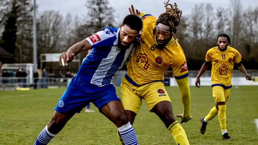 Daniel Fosu in action for Thatcham Town. Photo: Paul Ayres.