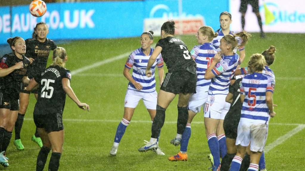 Lotte Wubben-Moy heads at the Reading FC Women goal. Photo: Neil Graham.