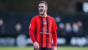 Bracknell Town striker Ben Harris. Photo: Neil Graham.