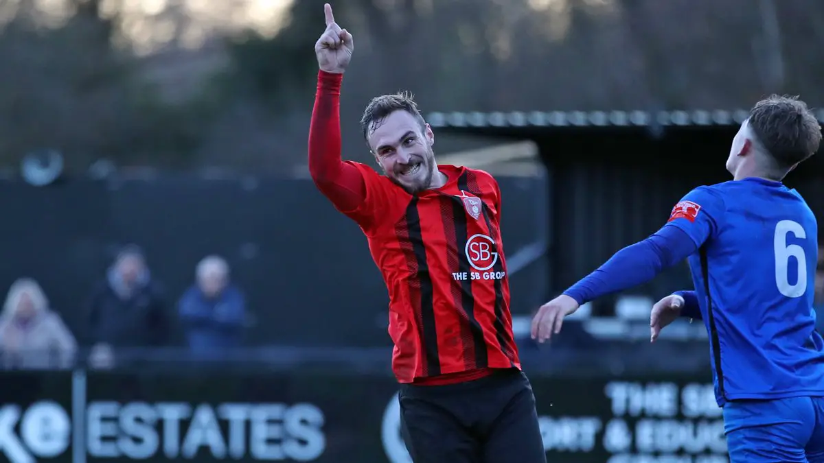 Bracknell Town striker Ben Harris. Photo: Neil Graham.