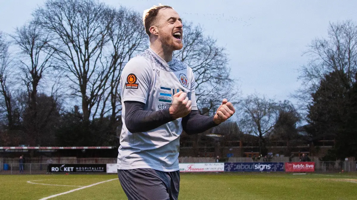 Slough Town's Scott Davies. Photo: George Beck.