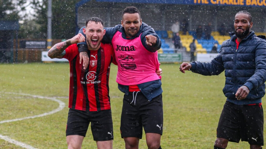 Bracknell Town players celebrate finishing second. Photo: John Leakey.