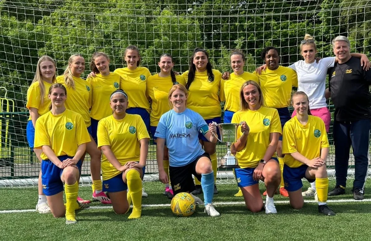 Ascot United Phoenix squad with TVCWFL Division One trophy