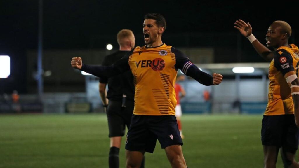 Slough Town's Josh Jackson. Photo: Neil Graham.