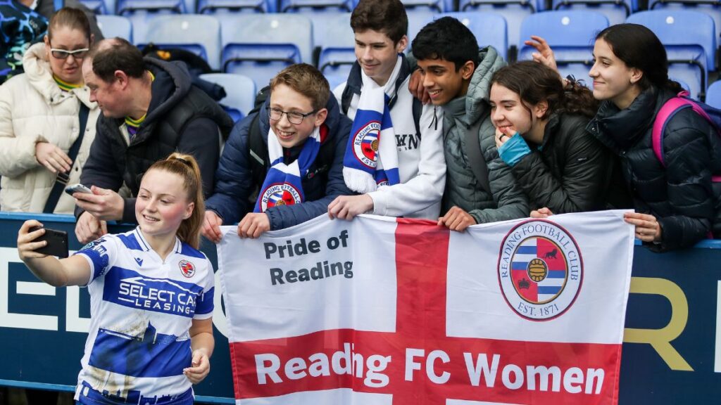 Maddison Perry meets Reading FC Women fans.