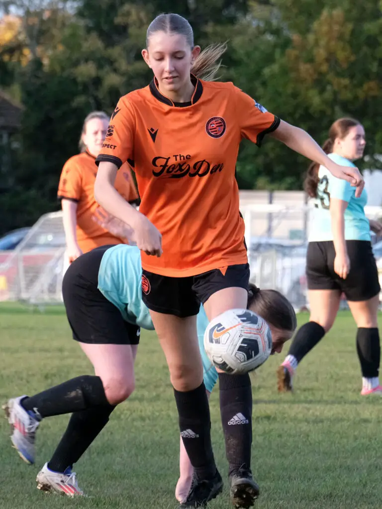 Alice Bloomfield makes her Wokingham Town debut. Photo: Andrew Batt.