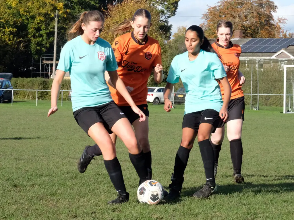 Sandhurst's Amber Riddle and Eesha Patel. Photo: Andrew Batt.