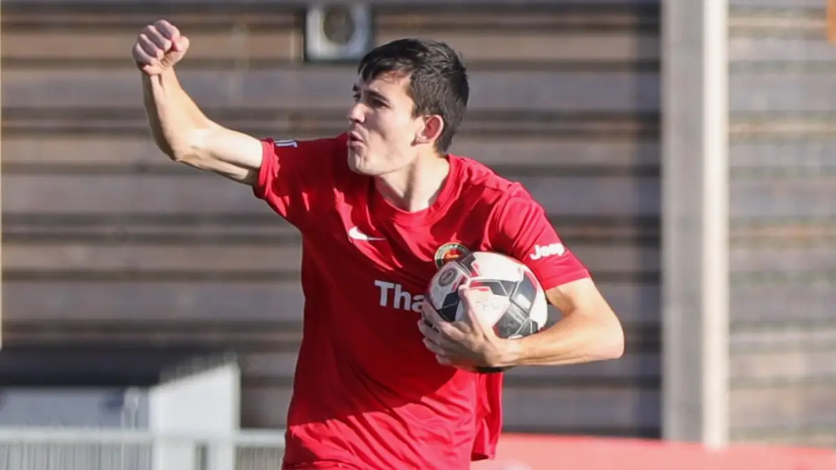 Sean McDonnell grabs the ball in the FA Vase for Windsor & Eton. Photo: Richard Milam.