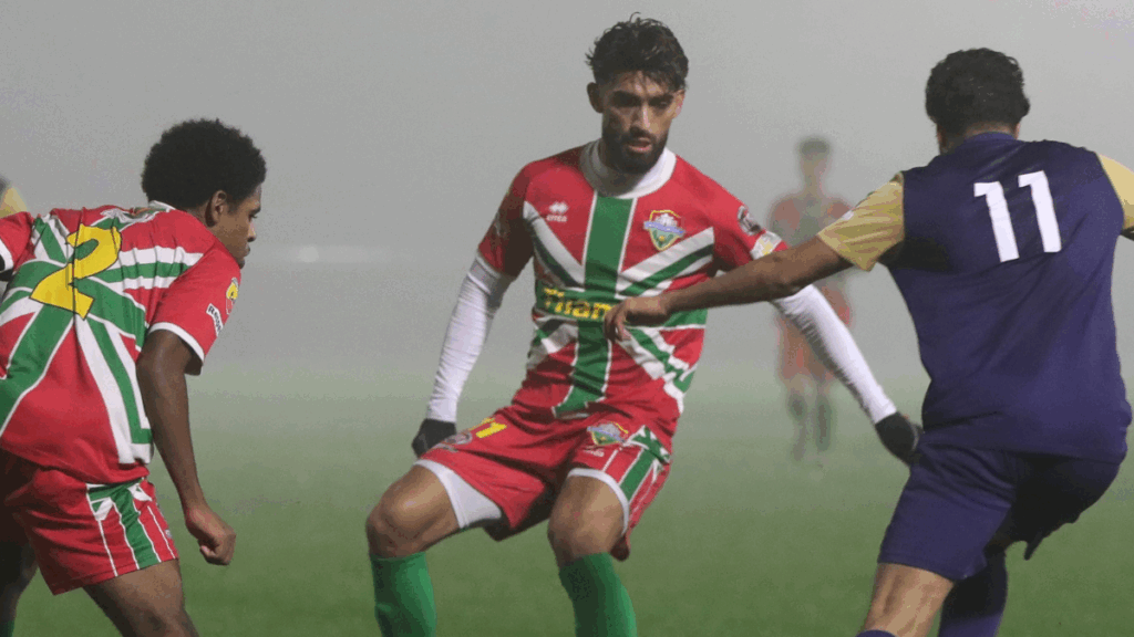 Action from Windsor vs Windsor & Eton. Photo: Richard Milam.