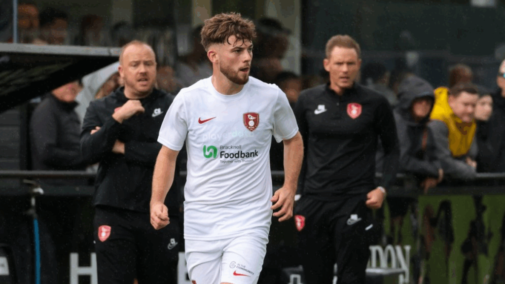Action from Bracknell Town. Photo: John Leakey.