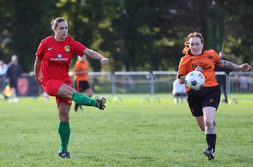 Jacqui Hanson strikes for Windsor & Eton. Photo: Richard Milam.