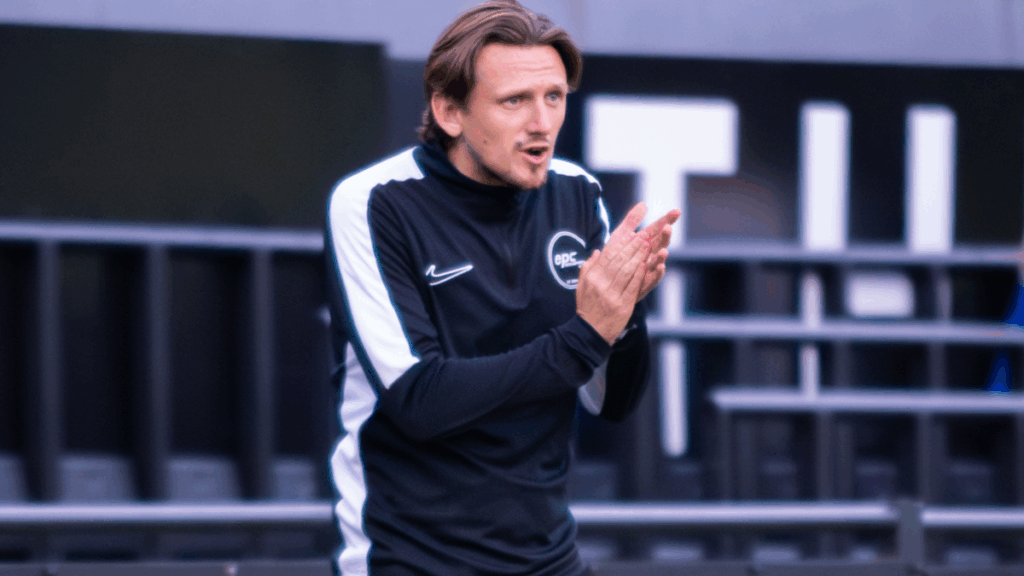 Bracknell Town under 18 manager Lee Simpson. Photo: Charles Bradbury.