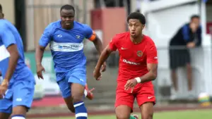 Windsor & Eton's Alex Donville in action against Burnham. Photo: Richard Milam.