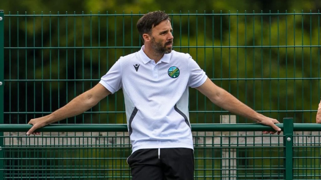 Ascot United manager Gavin Smith. Photo: Rob Mack/Shooting Stars.