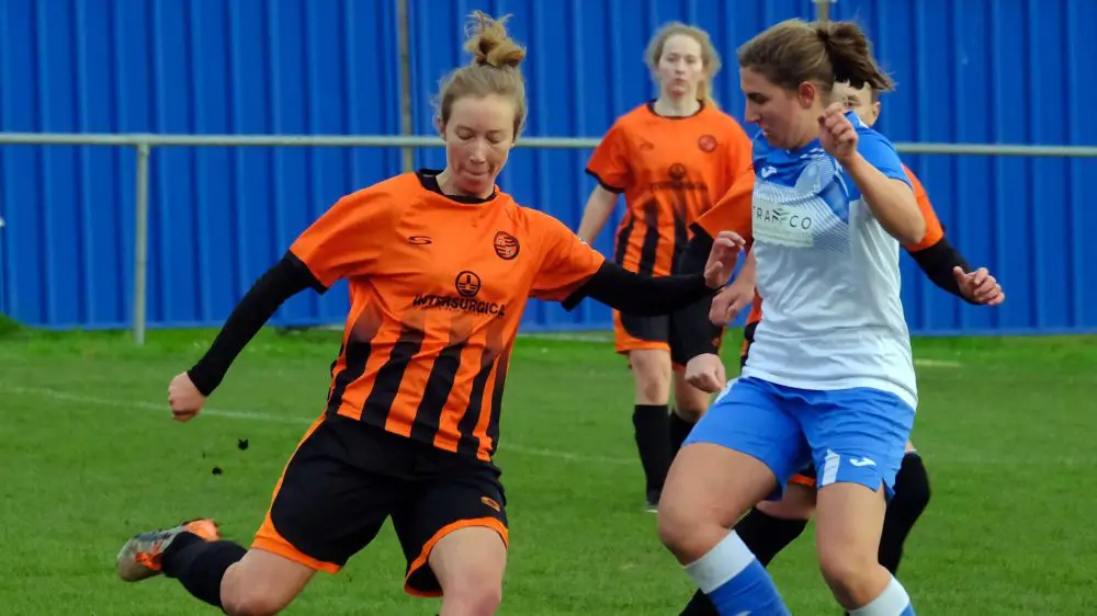 Eversley & California Ladies vs Wokingham & Emmbrook Ladies. Photo: Andrew Batt