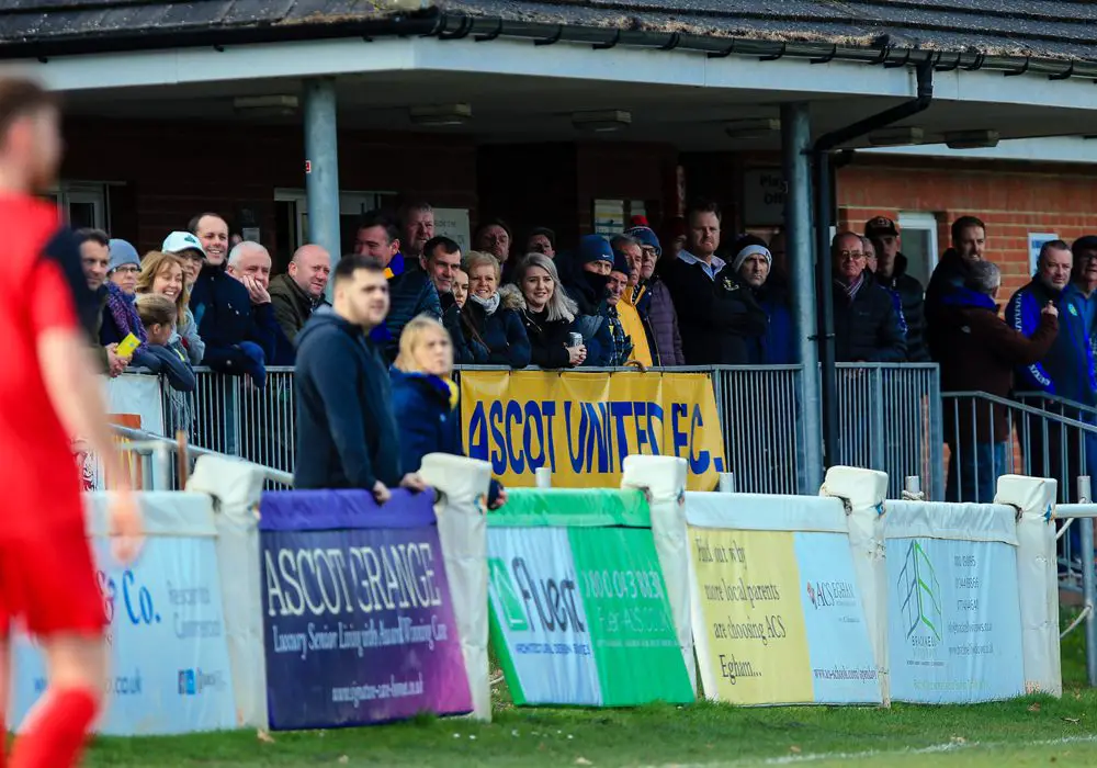 Ascot United supporters at the Racecourse Ground. Photo: Rob Mack/Shooting Stars.