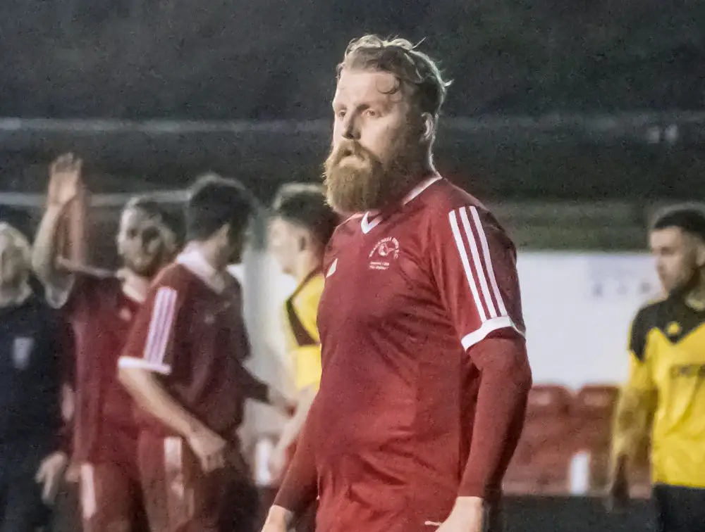 Callum Whitty playing for Bracknell Town. Photo: Neil Graham.