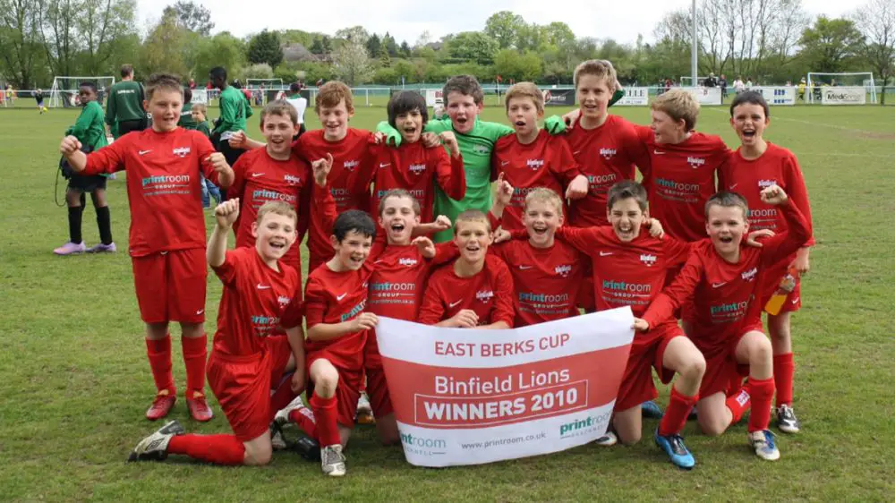 Connor Hall (front row, far left) in the Binfield FC Lions under 12 side. Photo: Artur Periquito.