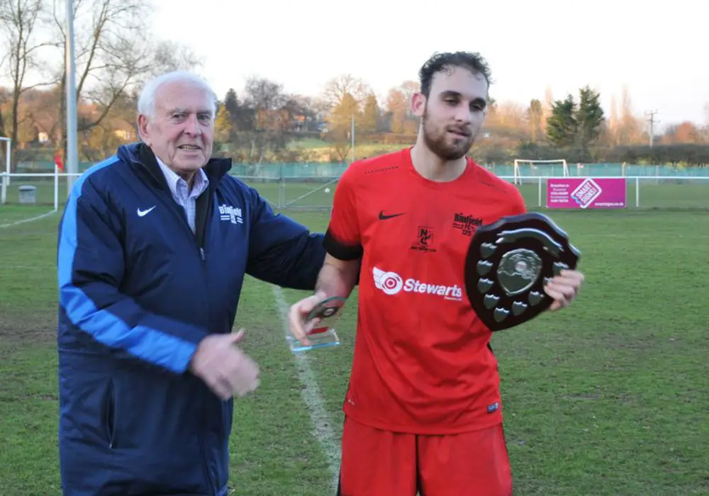 Liam Ferdinand with the Binfield player of the month award. Photo: Bob Bacon.