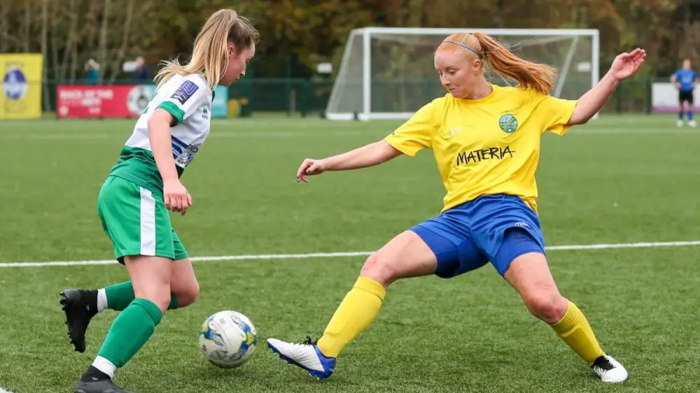 Lauren Townsend in action for Ascot United Ladies in the Vitality Women's FA Cup Photo: Neil Graham