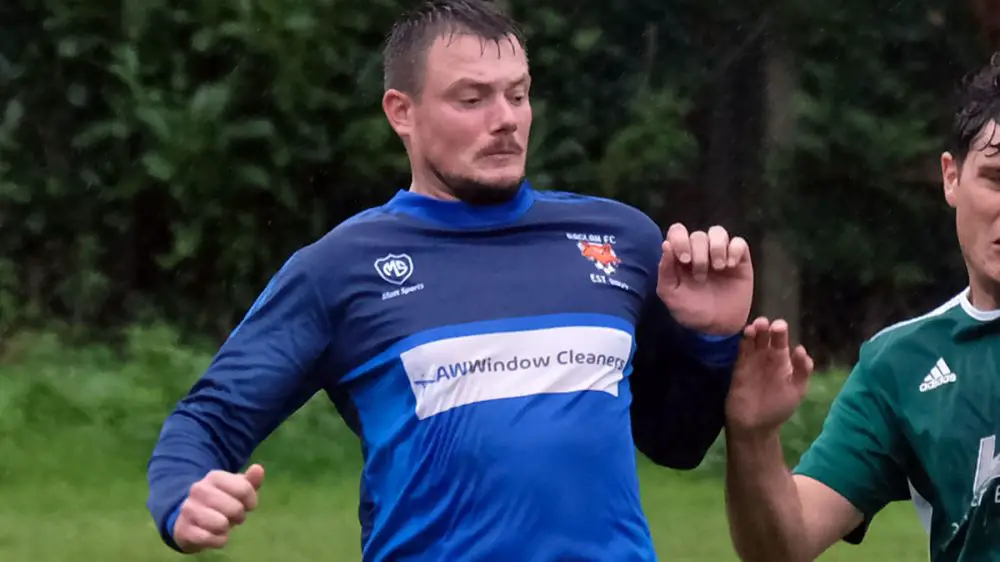 Raglan in Bracknell Sunday League action. Photo: Andrew Batt.