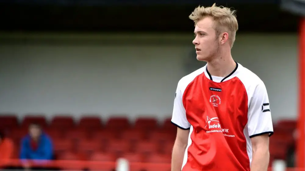 Sam Barratt in Bracknell Town colours. Photo: Connor Sharod-Southam.