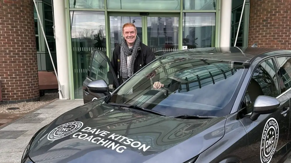 Reading FC legend Dave Kitson has a new set of wheels for his coaching business thanks to Select Car Leasing.