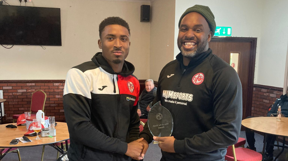Simeon Weekes with Marcus Richardson. Photo via AFC Aldermaston.