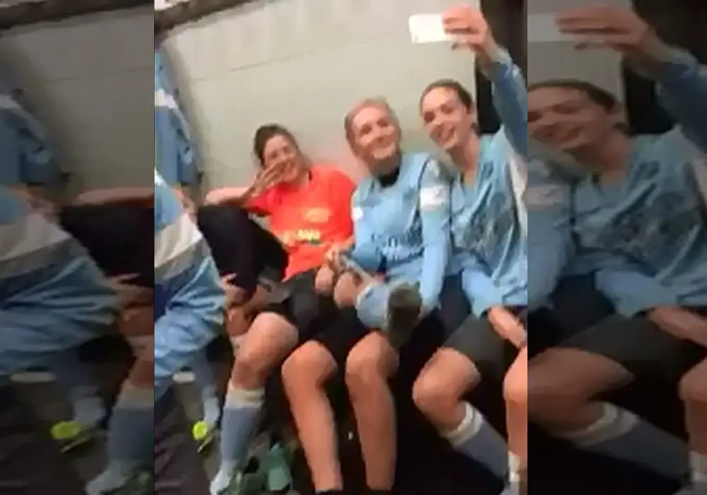 Woodley United ladies take on the mannequin challenge.