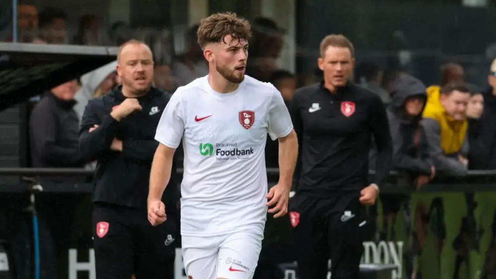 Action from Bracknell Town. Photo: John Leakey.