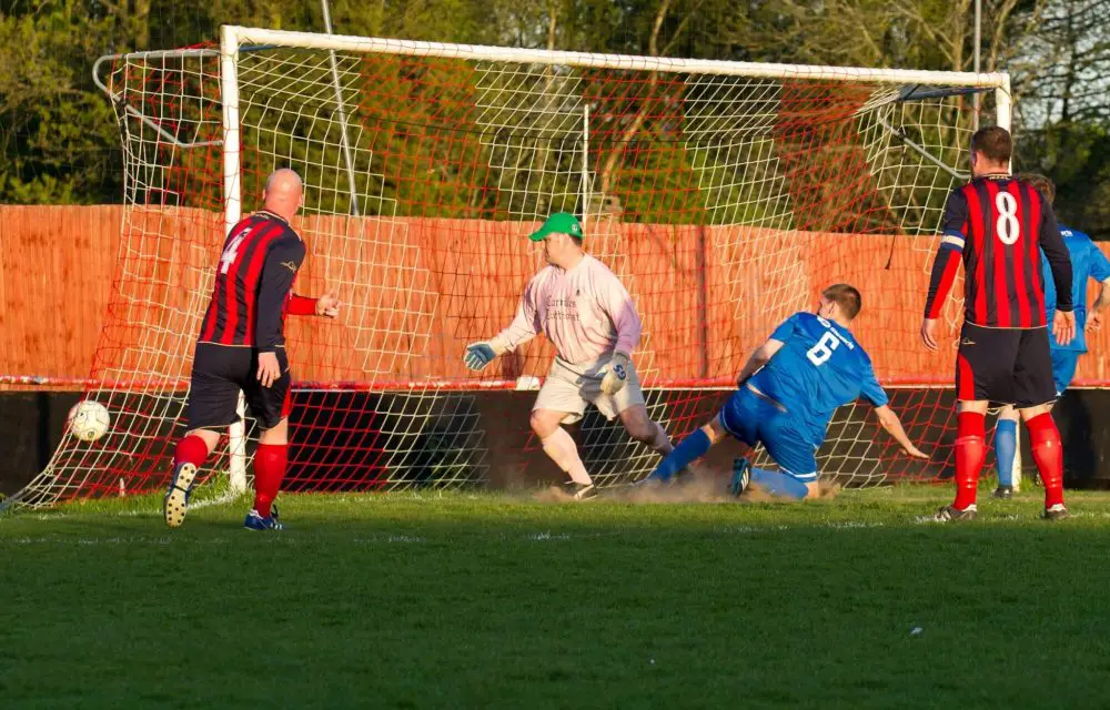 Matt Davis scores for Binfield in the Fielden Cup Final - 4th May 2016. Photo: Colin Byers.